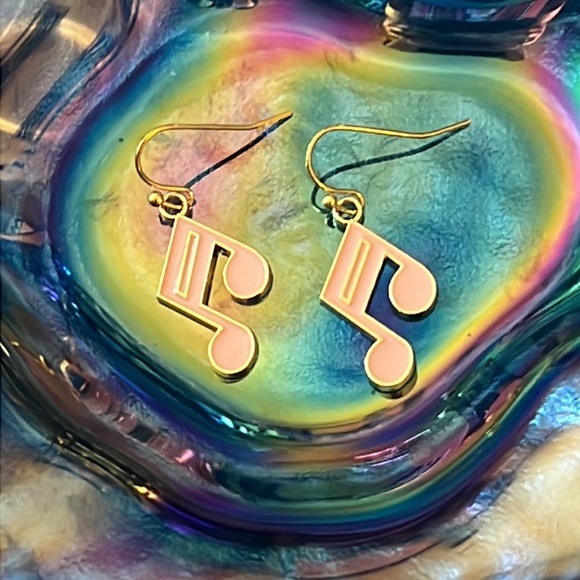 🎵Musical Note Earrings - Picture 2 of 3